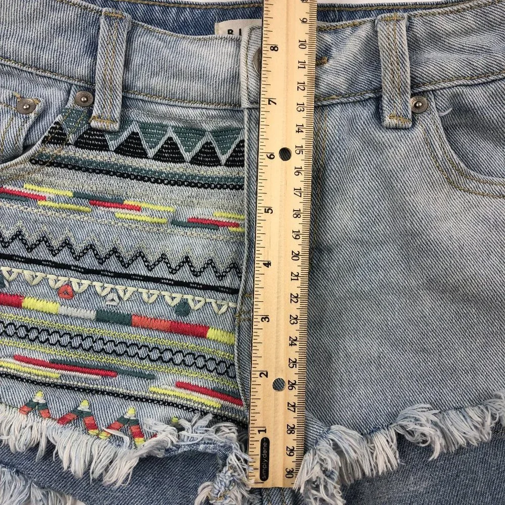 Bullhead Denim Beachy Low Rise Aztec Embroidered Jean Shorts Y2K Western Hippie